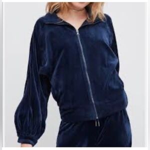 Urban Outfitters Silence & Noice blue woman velour jacket dark romantic trendy